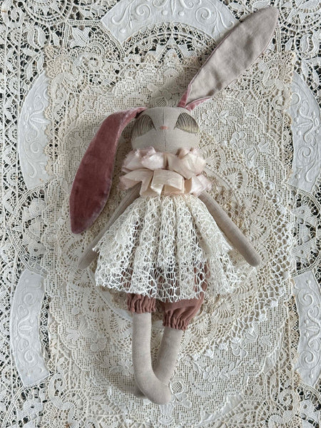 アンティーク雑貨 Handmade Cotton Bunny Dolls. SWEET_DREAMS_BUNNY_02-
