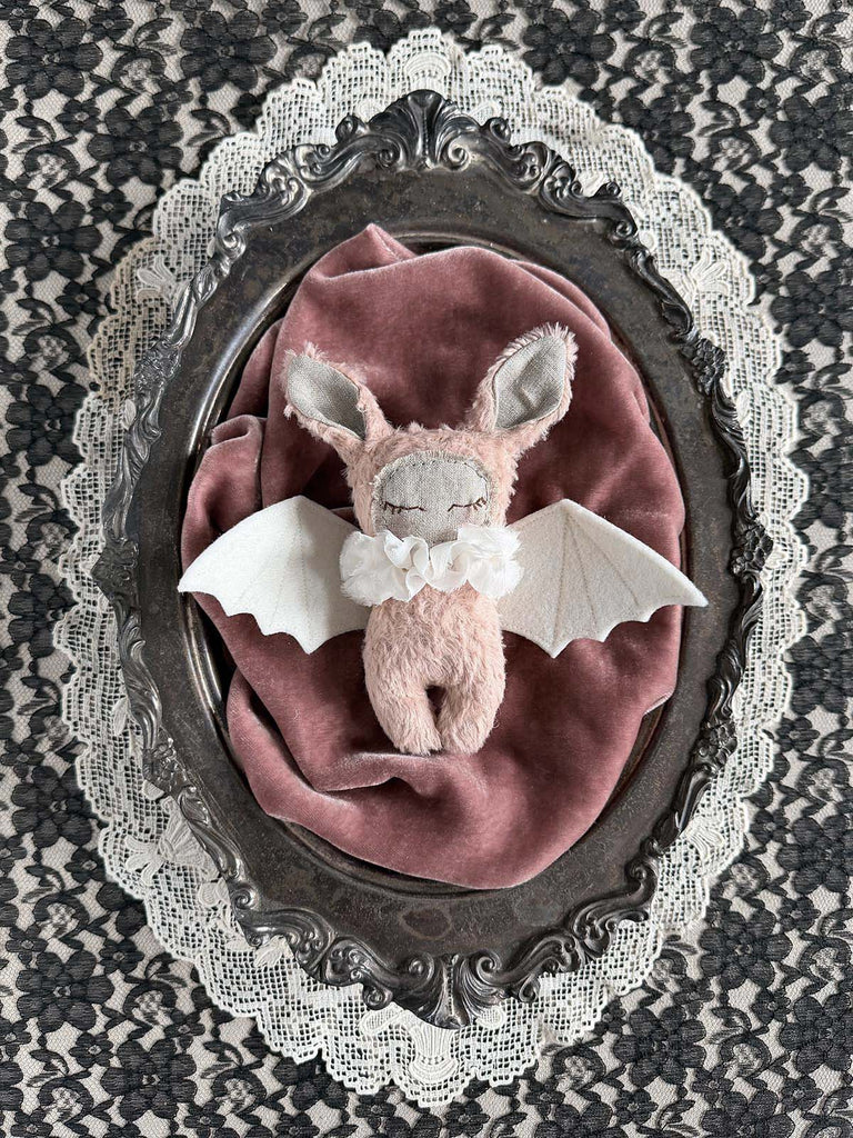 Pastel Peach Bat Rosies