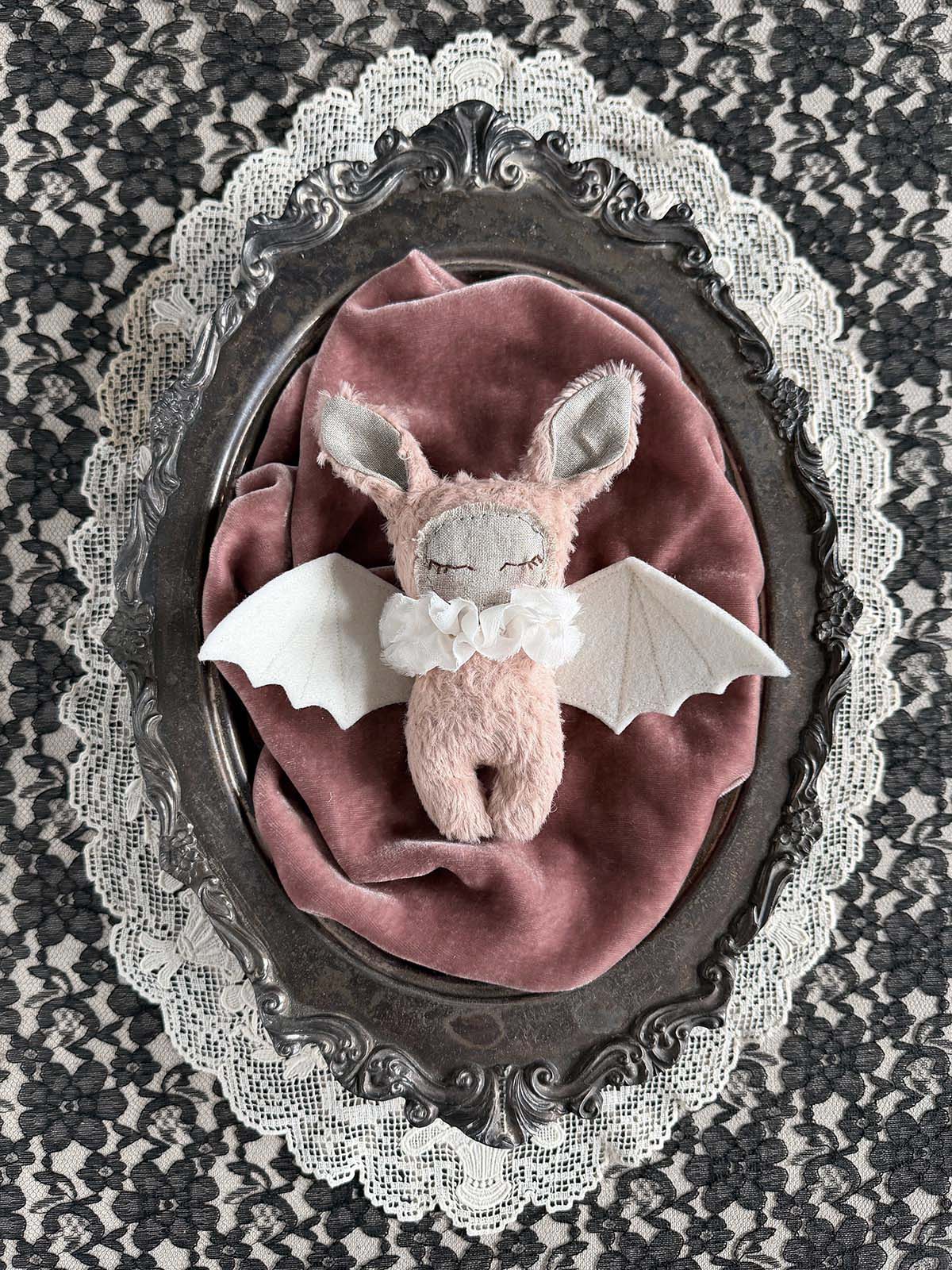 Pastel Peach Bat Rosies