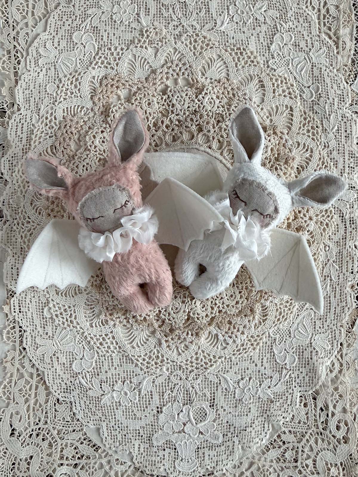 Pastel Peach Bat Rosies