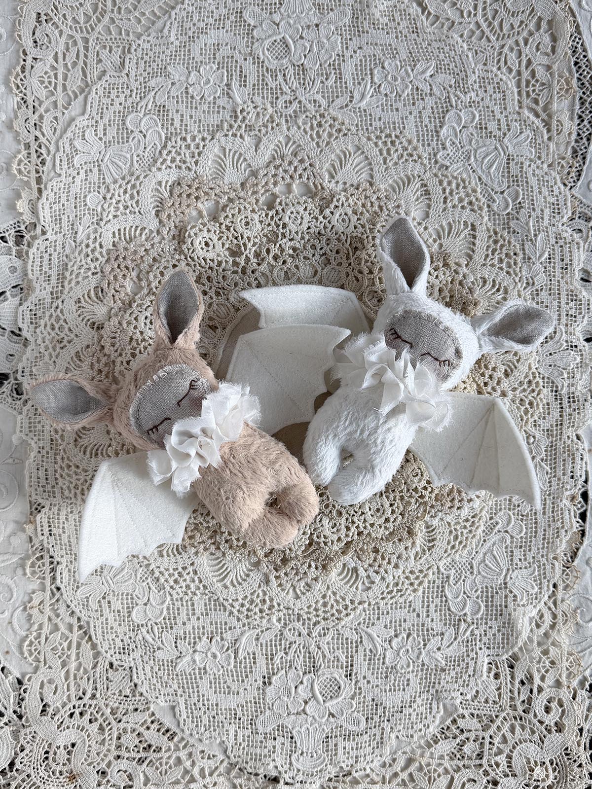 Pastel Tawny Bat Rosies